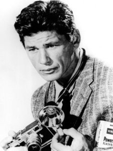 MIKROS- MICROSCOPI DENTALI LEICA PER ODONTOIATRIA - CHARLES BRONSON WITH LEICA CAMERA