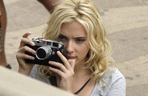MIKROS- MICROSCOPI DENTALI LEICA PER ODONTOIATRIA - SCARLETT JOHANSSON WITH LEICA CAMERA